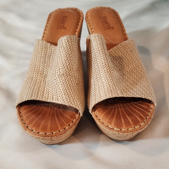 Born Peral Leather Tan Beige Cork Wedge Sandals 9M - Picture 4 of 5